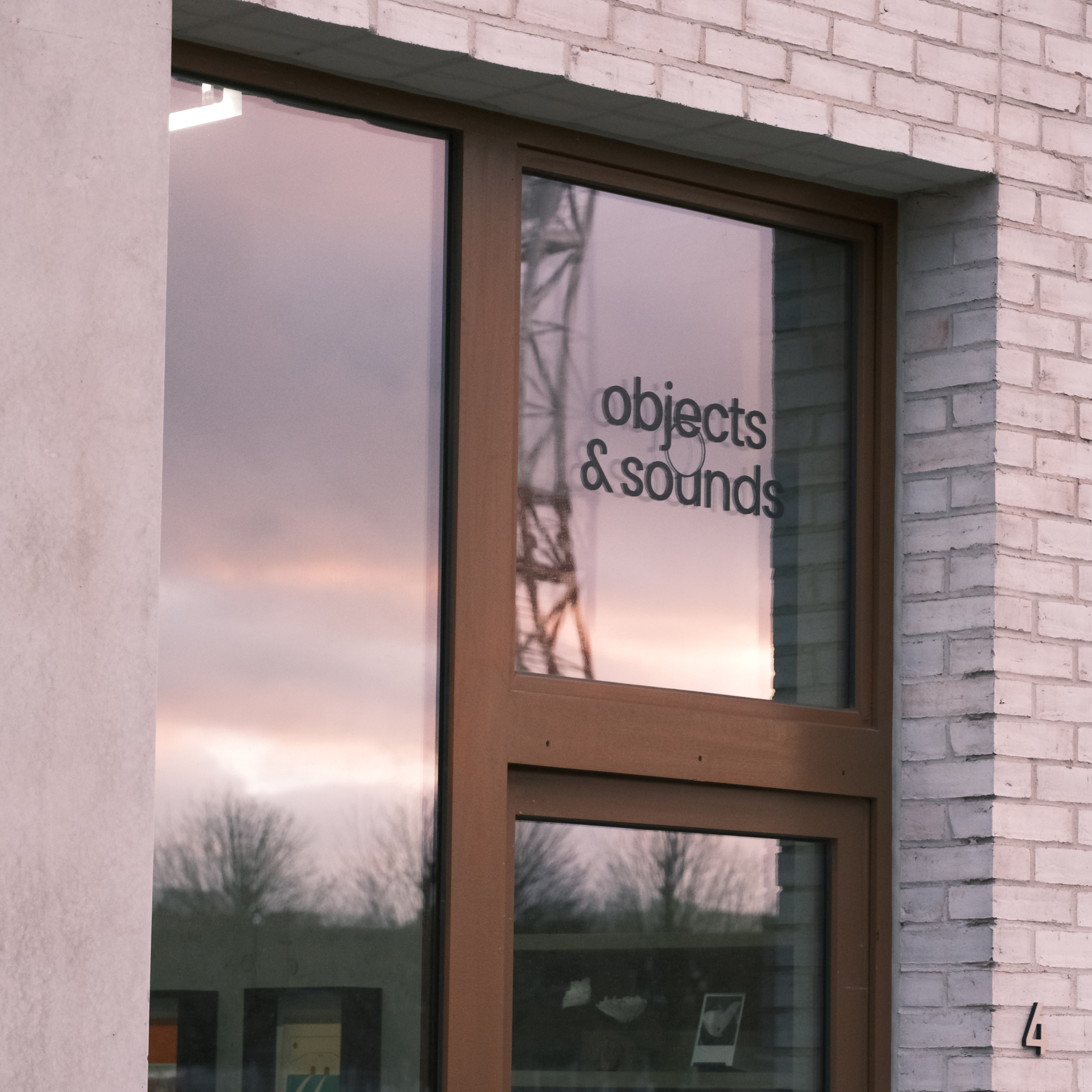 Objects & Sounds: A Minimalist Haven for Music and Nature in Ghent