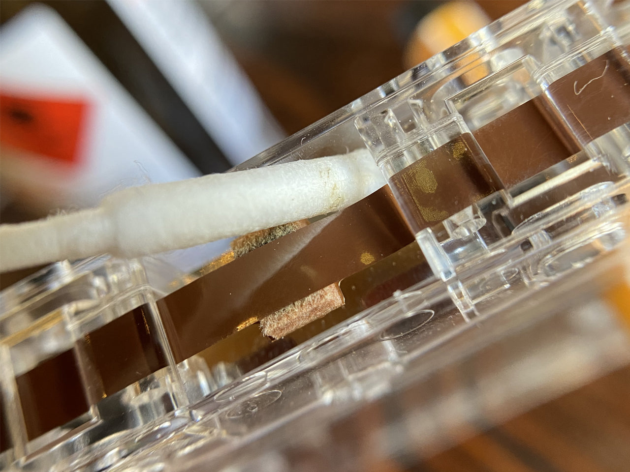 怎樣清洗積聚在磁帶上的霉菌？